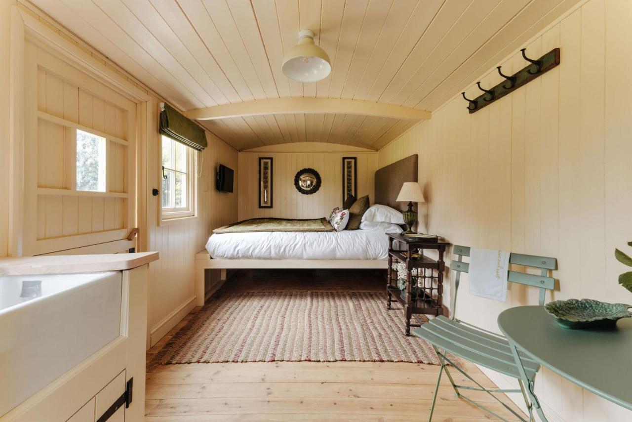The Shepherds Huts & The Well Lodge At Ormesby Manor Ormesby Saint Michael Dış mekan fotoğraf